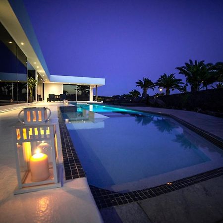 Valhalla Villa Playa Blanca  Exterior photo