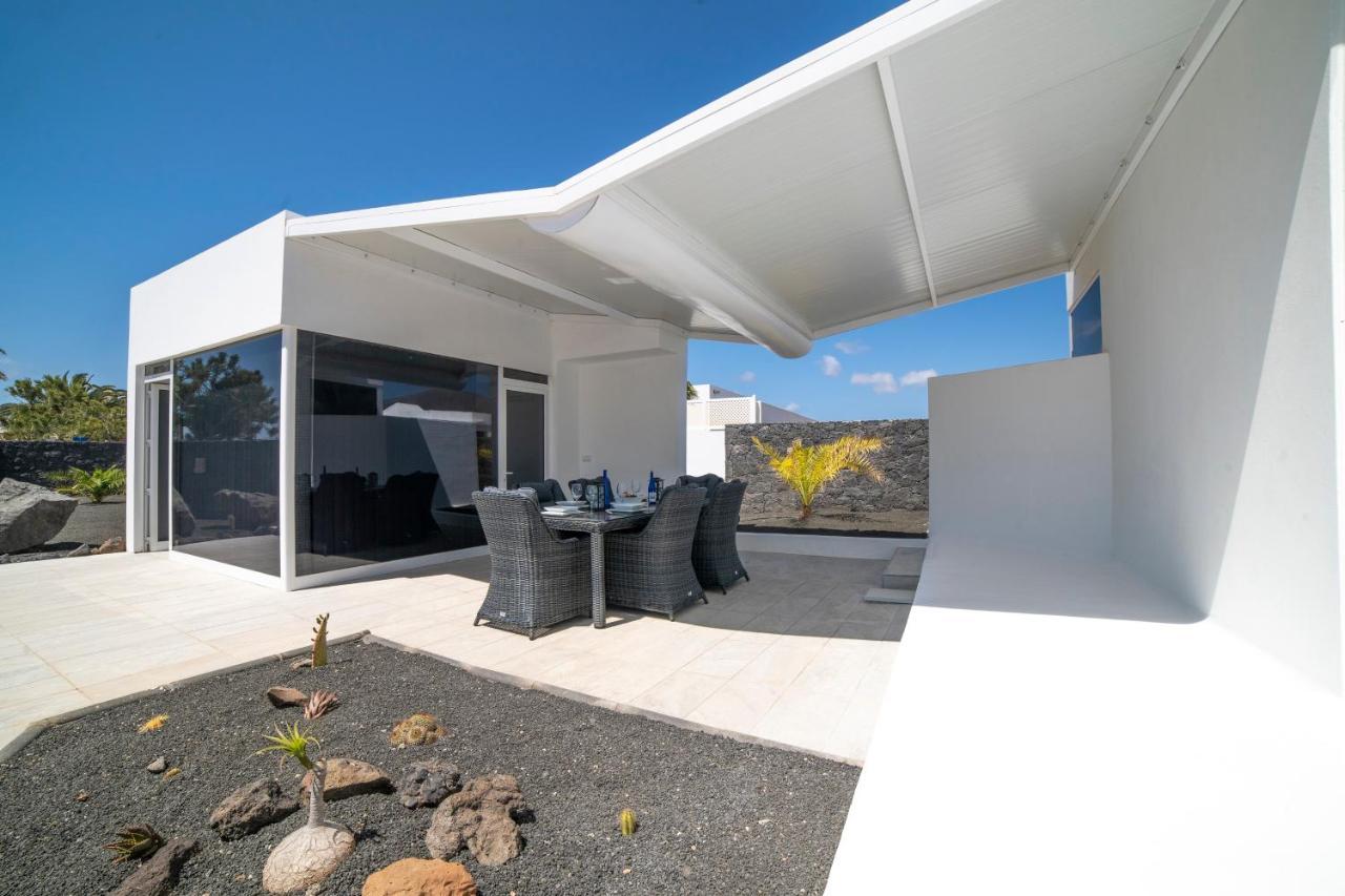 Valhalla Villa Playa Blanca  Exterior photo